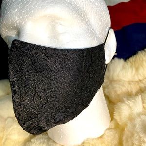 Shiny face mask lace Polypropylene.